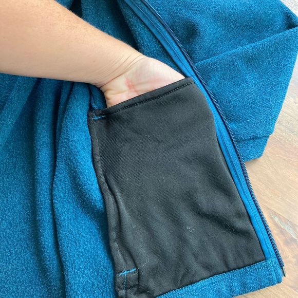 EUC Women’s Ocean Blue North Face Full Zip Jacket Size M - Picture 13 of 13